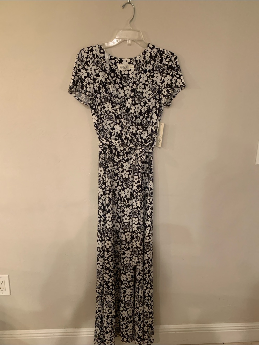 Eliza J Black & White Floral Tie Maxi Dress 6 NWT retail $138